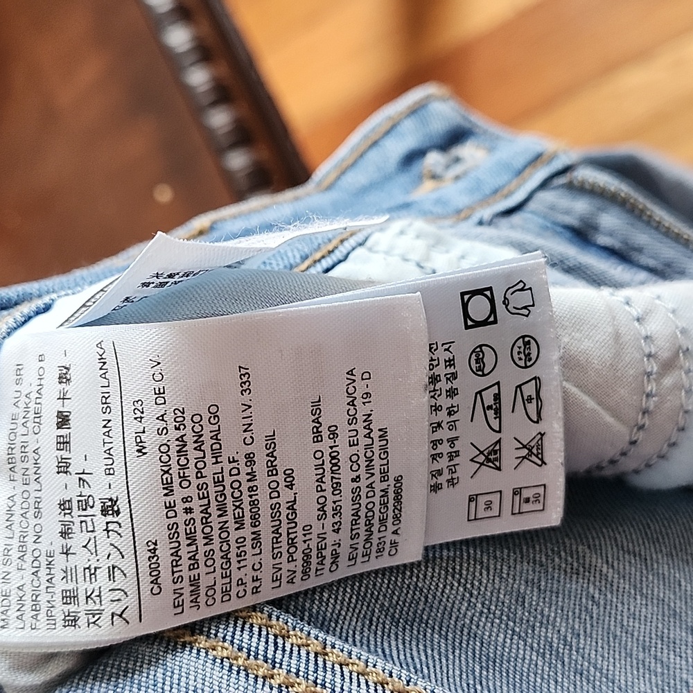Levi's Classic Blue Distressed Skinny Women Jeans, 33 - Picture 12 of 14